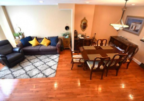 Tuscany 2900 - Classic Italian Style 3BR w Parking near Airport